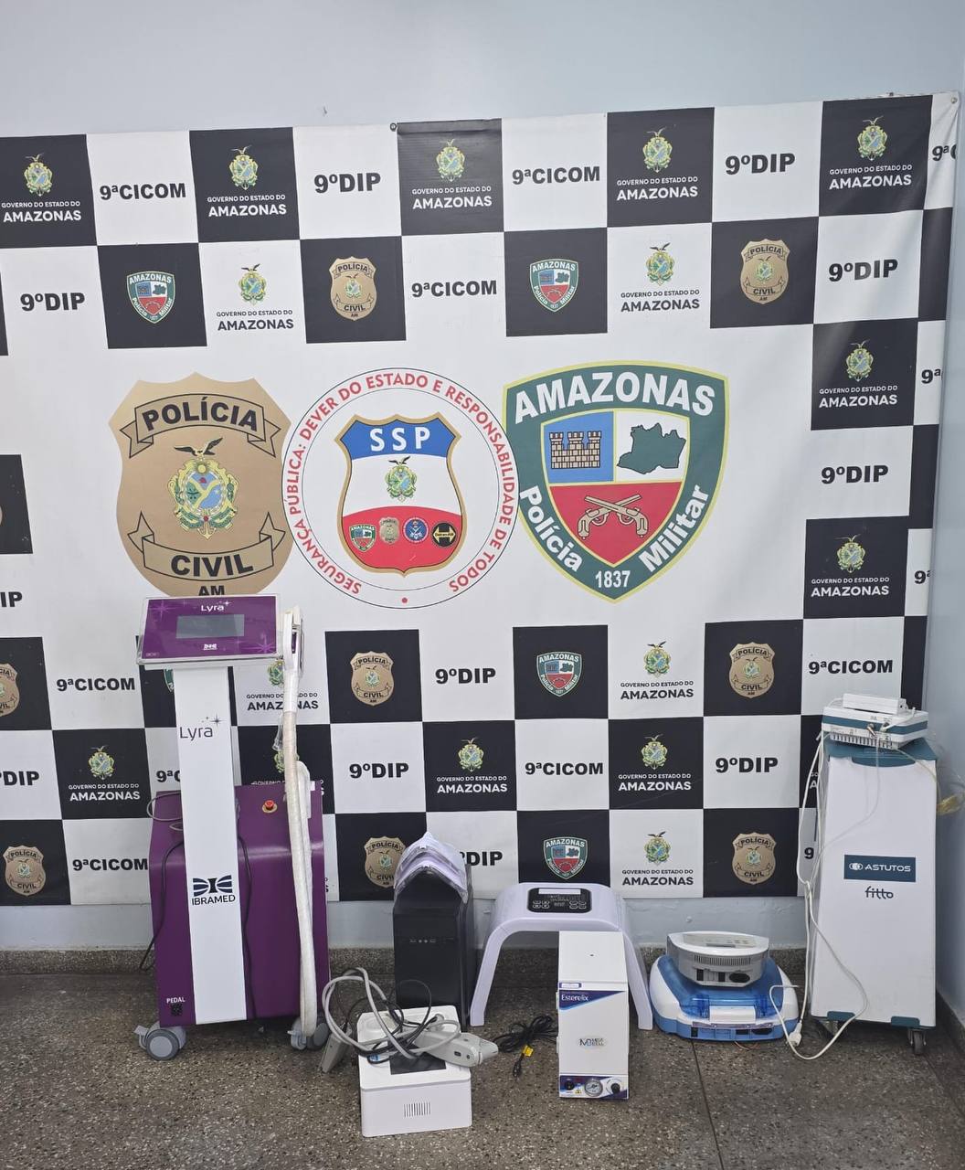 PC-AM prende mulher que se passava por biomédica e realizou procedimentos invasivos em três mulheres em Manaus